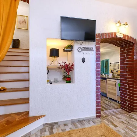 Amazing House, 20 M From The Beach, 80 M2 Martinscica (Cres) Exterior photo