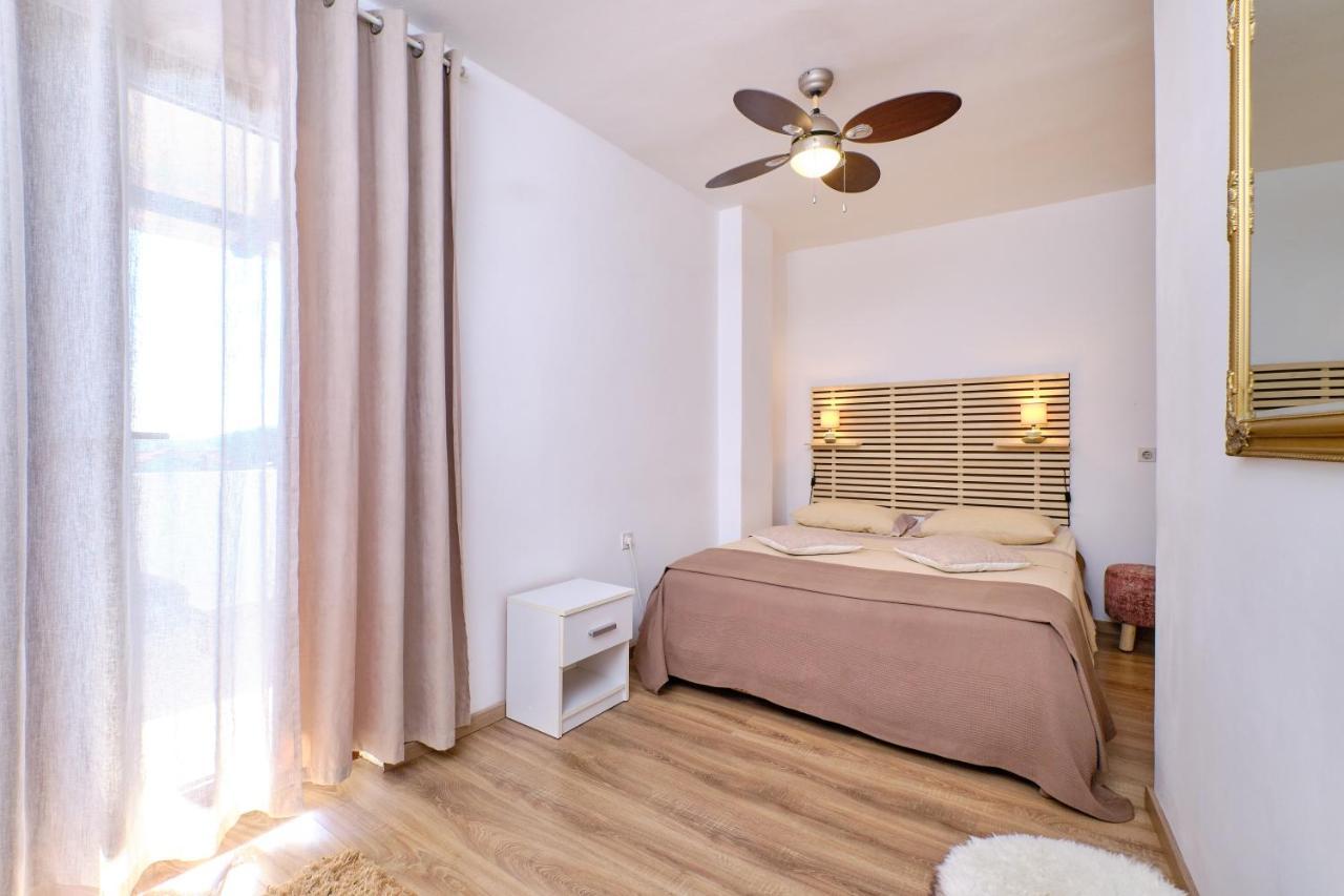 Amazing House, 20 M From The Beach, 80 M2 * Martinscica (Cres)