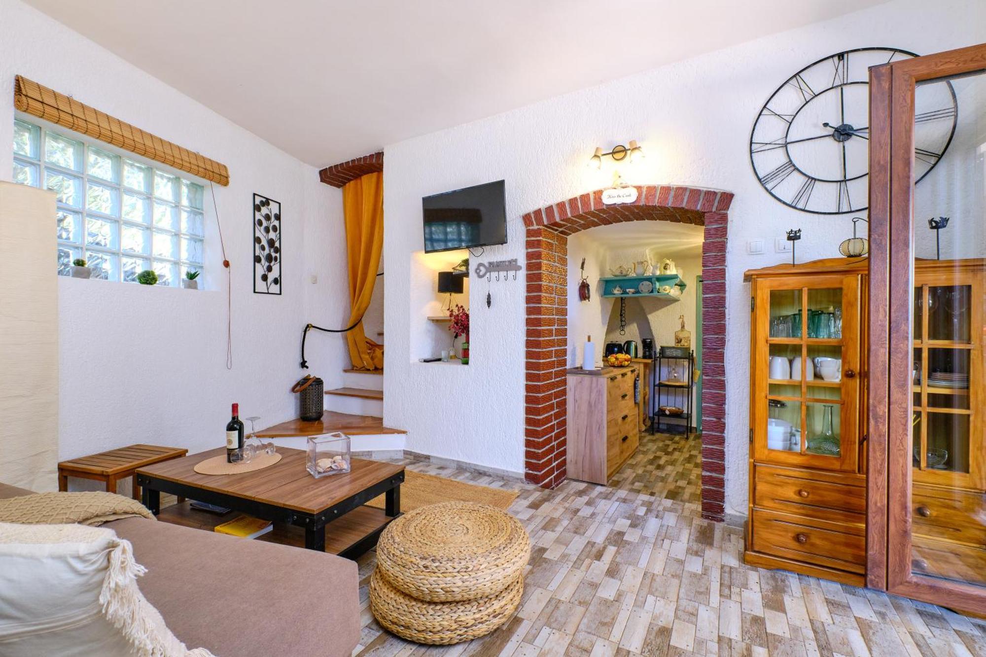 Apartment Amazing House, 20 M From The Beach, 80 M2 *