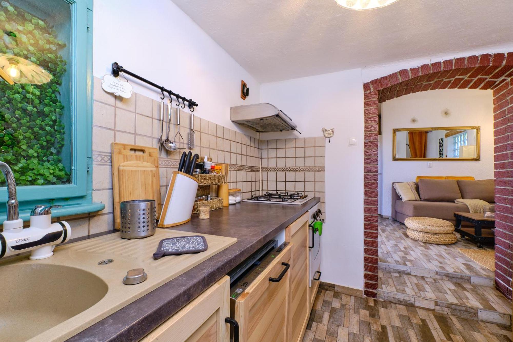 Apartment Amazing House, 20 M From The Beach, 80 M2 Martinscica (Cres)